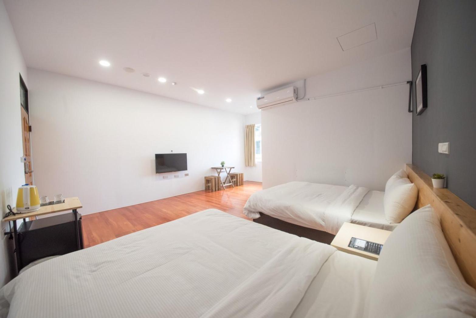 Deer Traveler Hostel 유치 외부 사진