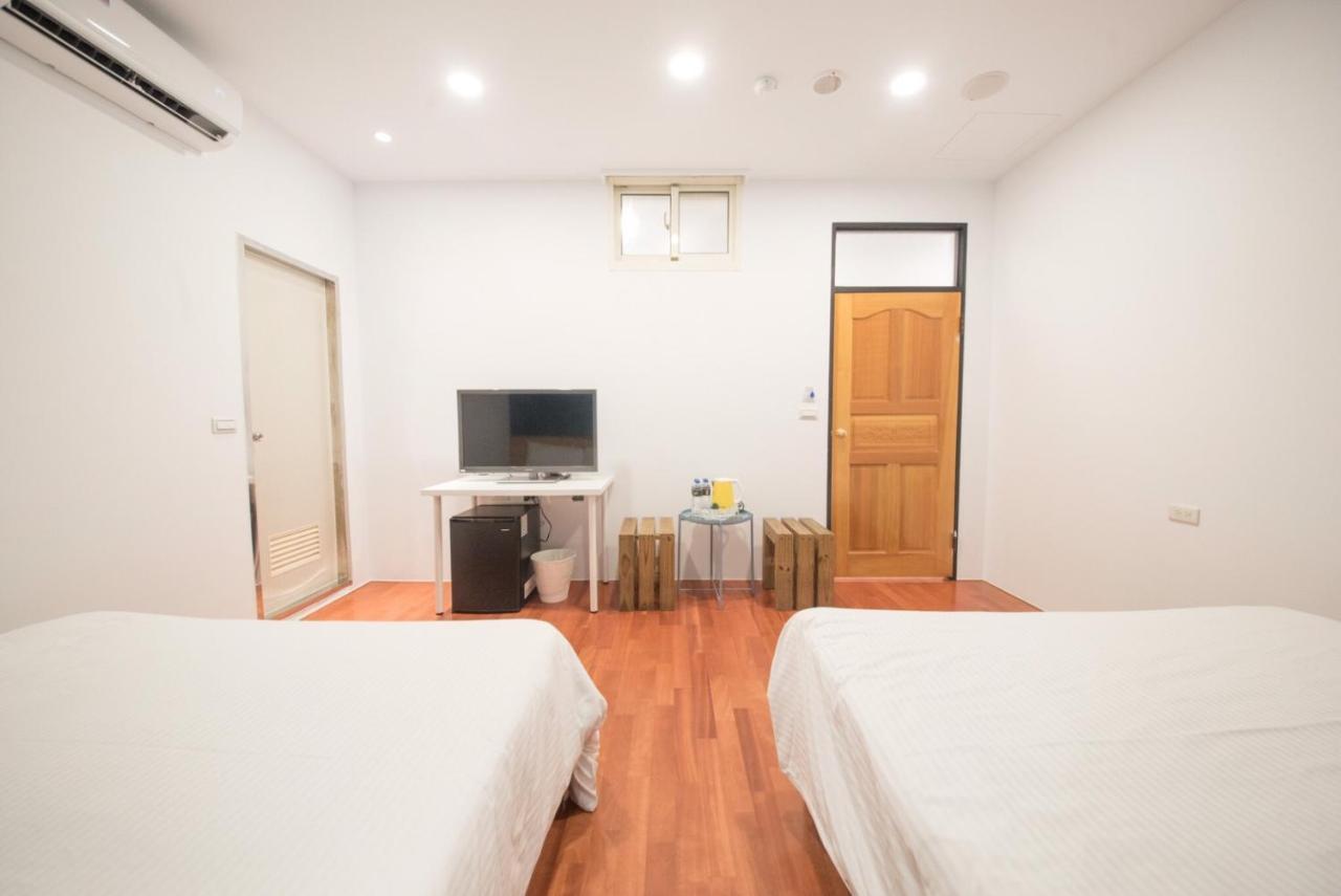 Deer Traveler Hostel 유치 외부 사진