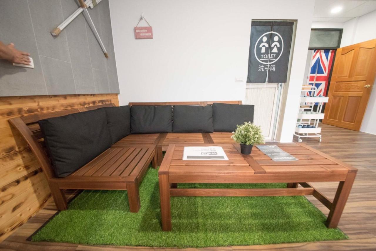 Deer Traveler Hostel 유치 외부 사진